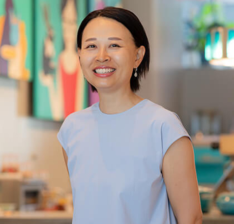 外資系IT企業勤務の女性人物画像